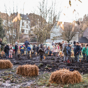 Eneco offre à dix écoles belges leur propre forêt scolaire