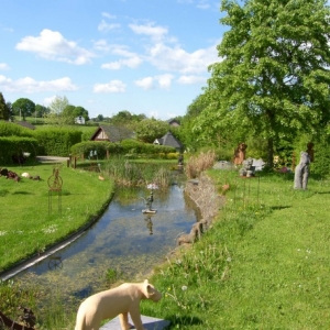 PAS A PAS. Exposition internationale de sculptures & fontaines en plein air