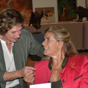 Marie-Elise explique à la princesse Léa de Belgique son travail