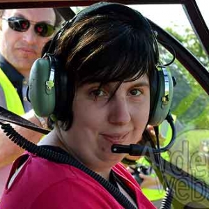 Caroline Mostade en helico avec moto Kaiser 