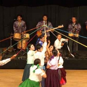 Conjunto de Danza Folklorica Expresion Latino Americana , de Cuenca, 