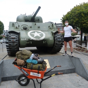 Bastogne. Célie Desmeth et son tour de Belgique avec une brouette