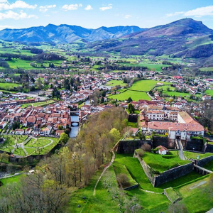 10 Saint-Jean-Pied-de-Port © tamas