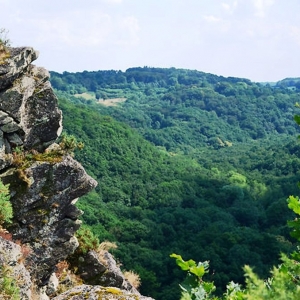 13) La Roche d’Oëtre, joyau de la Suisse normande