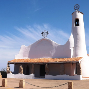 Eglise Stella Maris de Porto Cervo ( photo : F. Detry )