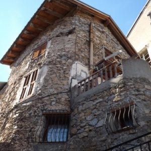 Le village de Roubion ( photo F. Detry )