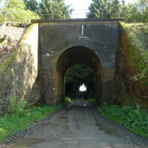 Le tunnel sous la voie ferree devenue voie RAVel