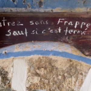 Dans les ruelles de Roubion ( Photo F. Detry )