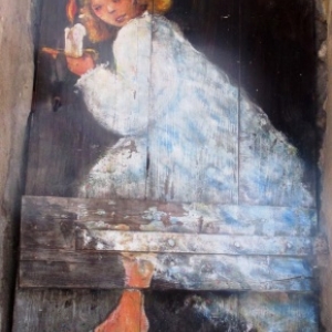 Portes peintes ( photo F. Detry )