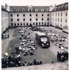 La cour de la caserne Dossin durant la guerre de 1940-1945… © Caserne Dossin