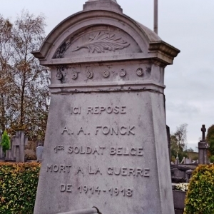 Le mausolée du soldat A. Fonck au cimetière de Thimister