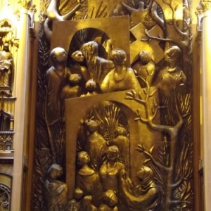 Le retable een bronze de la chapelle du Sacre-Coeur dite Chapelle des mariages