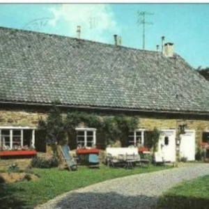 Mme Denise Gerion-Mossoux (Visite d'une ancienne ferme a Xhoffraix - 080/330426 
