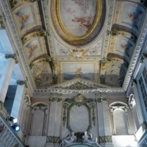 Le hall d'entree qui resterait a disposition de la Ville Le hall d'entree qui resterait a disposition de la Ville