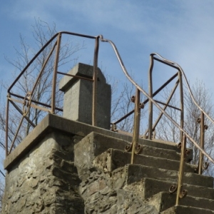 Le sommet de la butte Baltia ( altitude : 700 m )