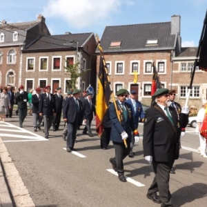 L' arrivee des drapeaux