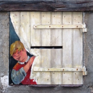 Portes peintes ( photo F. Detry )