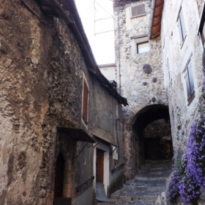 Le village de Roubion ( photo F. Detry )