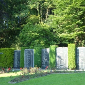 Le monument reprenant les noms de toutes les victimes cdes bombardements