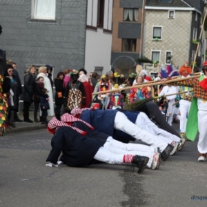 Cortege du dimanche : "les longs -Nes"