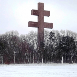 La "Croix de Lorraine" près du Mémorial