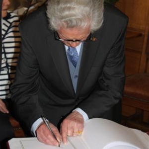 Reception communale : signature du Livre d'Or ( photo de Michael ALMER )
