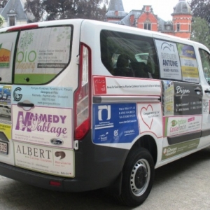 Le vehicule et ses sponsors