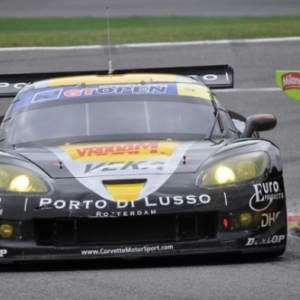 Werkman-Kamp sur une des 4 Corvette alignees par le team hollandais V8 Racing