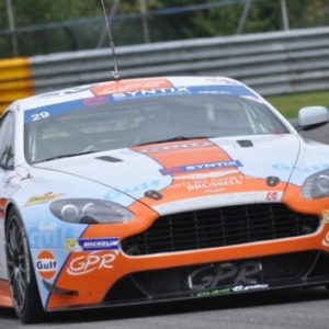 Bloem-Hallaert-Bourdouche et leur Aston Martin GT4 GPR vainqueur en GT Lights