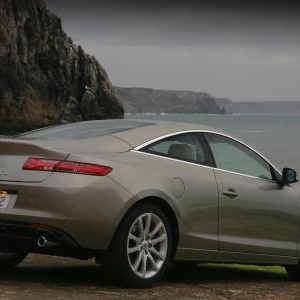 RENAULT LAGUNA Coupé.