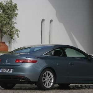 RENAULT LAGUNA Coupé.