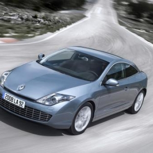 RENAULT LAGUNA Coupé.