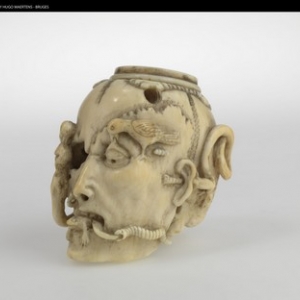 Récipient memento mori à tête biface Récipient memento mori à tête biface