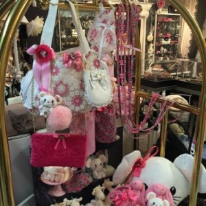 " L'univers animalier" : plus de 2000 robes - t-shirts - sweets " L'univers animalier" : plus de 2000 robes - t-shirts - sweets