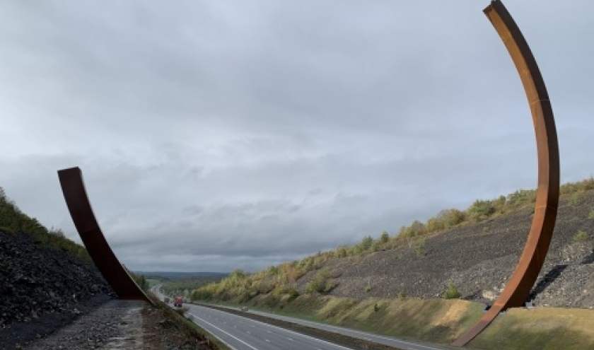 L’Arc Majeur : quand l’art défie la technologie (autoroute E411/A4, Km 99)