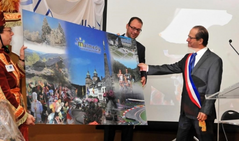 À Malmedy en 2017, avec le maire de Marseillan, lointain sosie de François Hollande  ( Photo Romain RIXHON )
