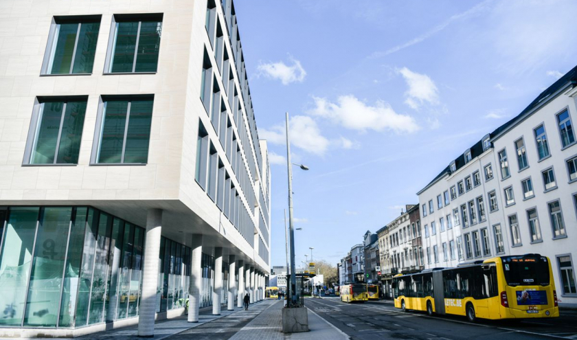 Cet immeuble du boulevard Mélot a été livré à l’administration wallonne au printemps 2022. © ÉdA – Florent Marot
