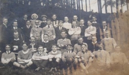 Photo historique: le club de football de Houffalize, en 1916
