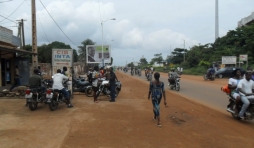 Motos du togo, sans casques...