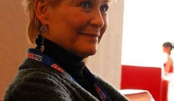  Dee Wallace