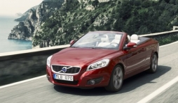 Volvo C70.